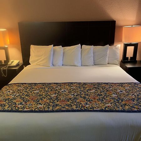 Lincoln Inn Express Hotel And Suites Oklahoma City Bagian luar foto