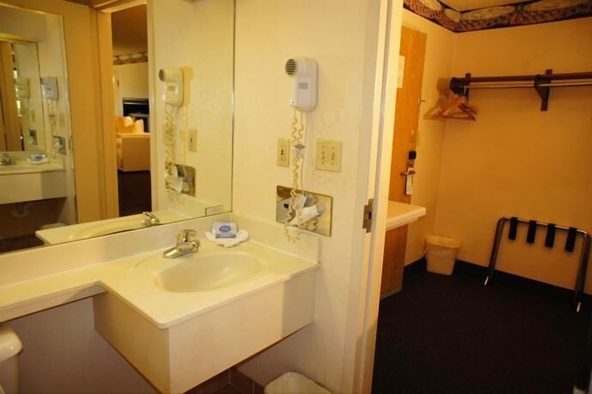 Lincoln Inn Express Hotel And Suites Oklahoma City Bagian luar foto
