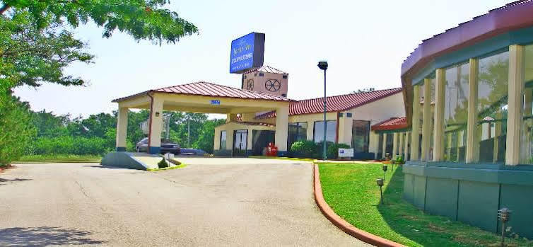 Lincoln Inn Express Hotel And Suites Oklahoma City Bagian luar foto